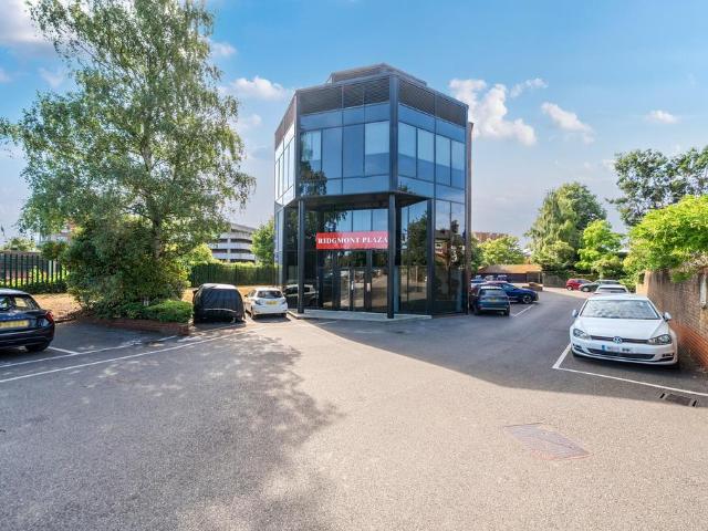 Flat for sale in St Albans, Five Acres
