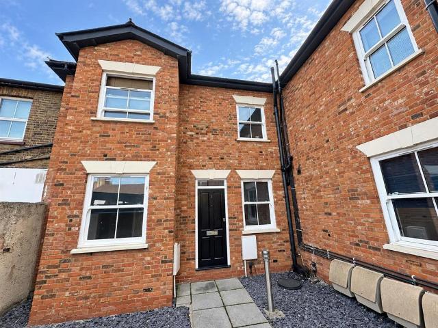 Flat for sale in North Watford, Watford