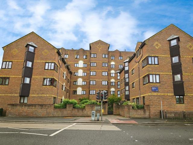 Flat for sale in Troy Town, Rochester