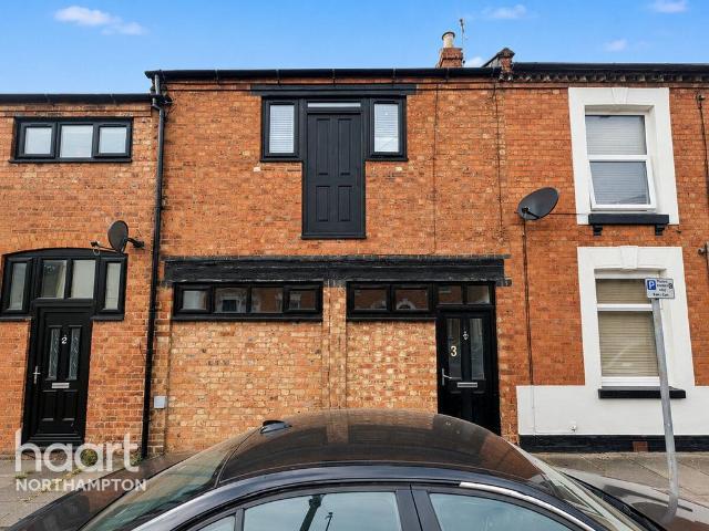 Flat for sale in Phippsville, Northampton