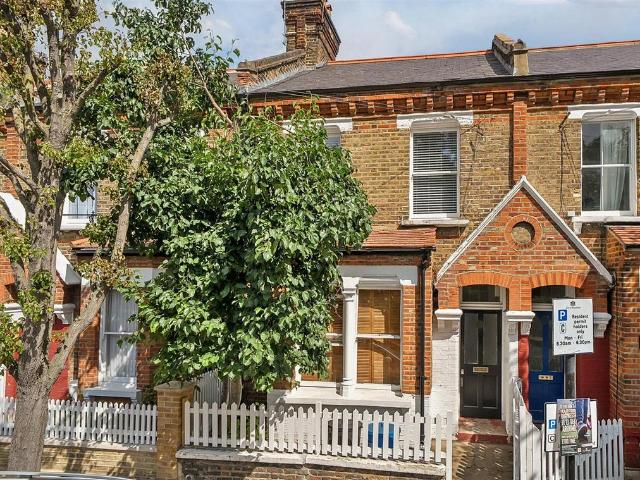 Flat for sale in Kensal Town, Greater London