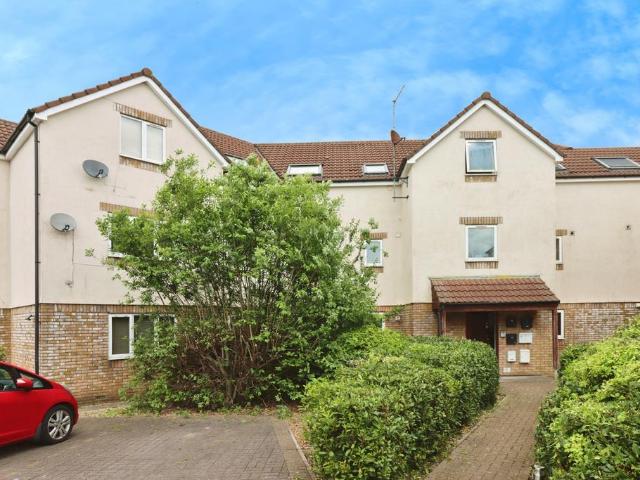 Flat for sale in Soundwell, Kingswood