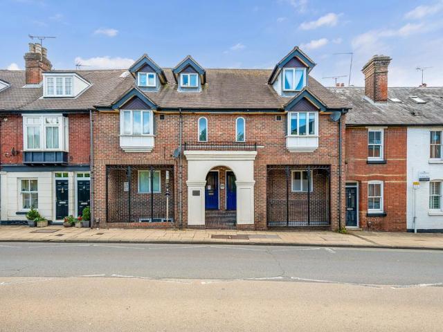 Flat for sale in The Soke, Hampshire