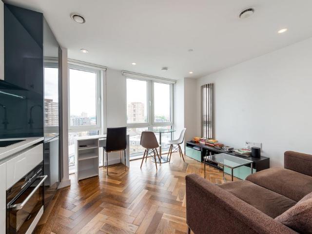 Flat for sale in Finsbury, Greater London