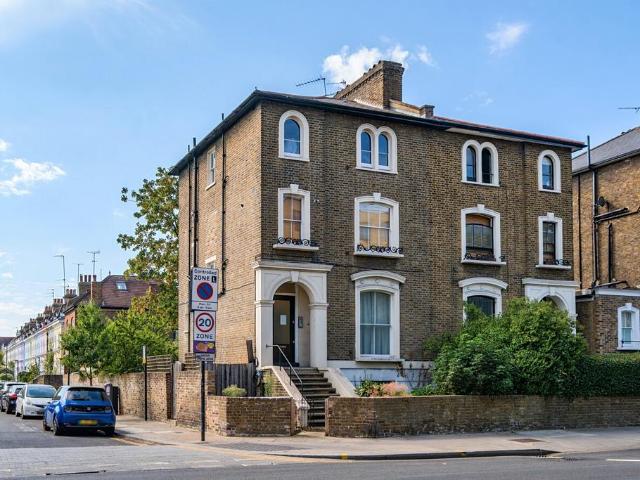 Flat for sale in Hammersmith, Greater London