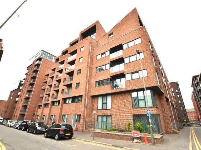 Flat for sale in Chinatown, Calderstones