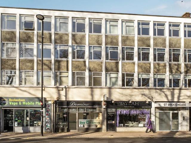 Flat for sale in Beckenham, Greater London