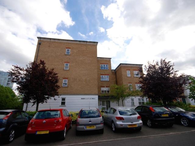 Flat for sale in Greenwich Town Centre, Greater London