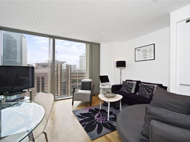 Flat for sale in Canary Wharf, Greater London