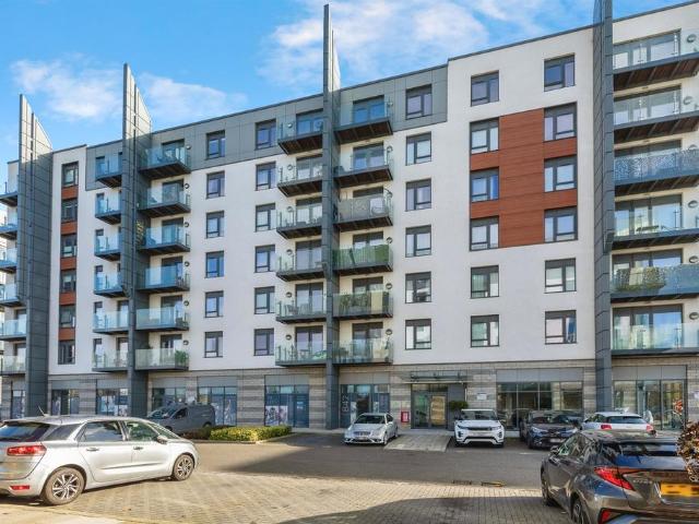 Flat for sale in Brompton, Gillingham
