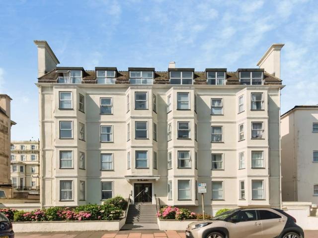 Flat for sale in Eastbourne, East Sussex