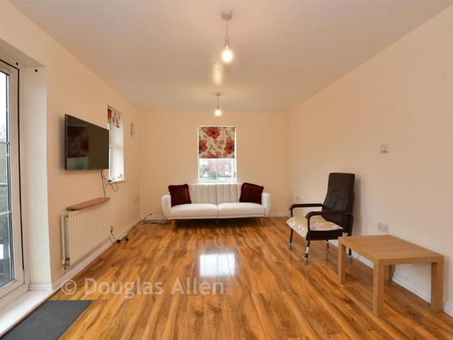 Flat for sale in London Borough of Redbridge, Greater London