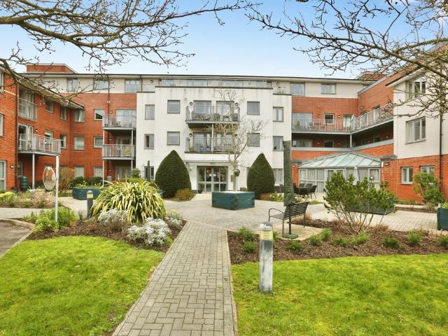 Flat for sale in Eastleigh, Helford