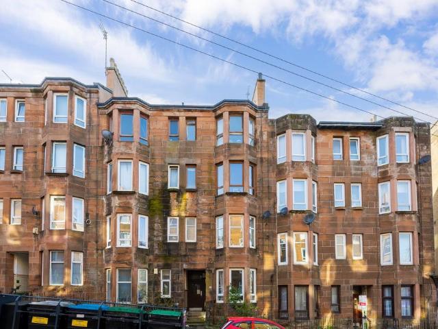Flat for sale in Haghill, Scotland