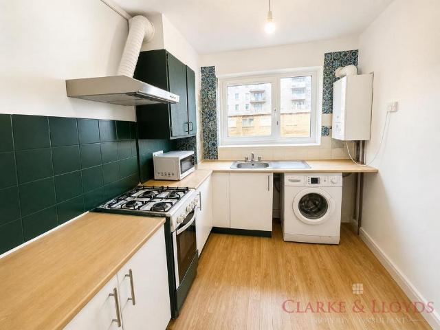 Flat for sale in Gascoigne Estate, Greater London