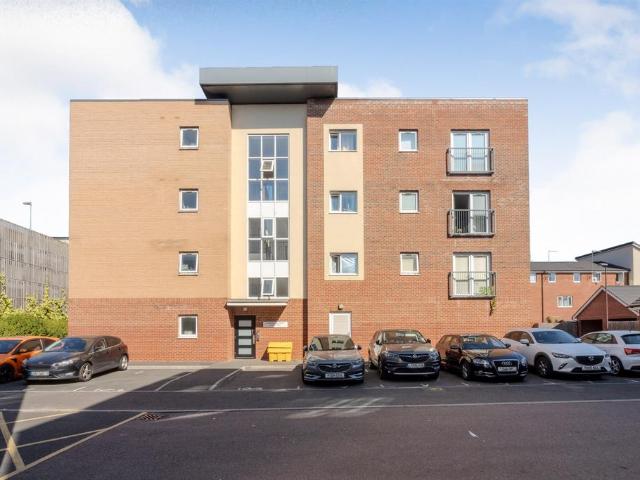 Flat for sale in Bletchley and Fenny Stratford, Bletchley