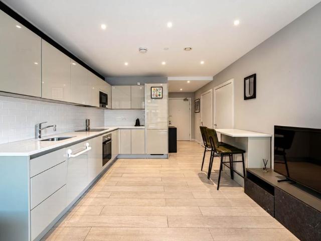 Flat for sale in Browning Estate, Greater London