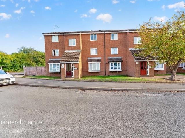 Flat for sale in London Borough of Barnet, Greater London