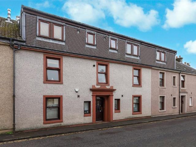 Flat for sale in Largs, Scotland