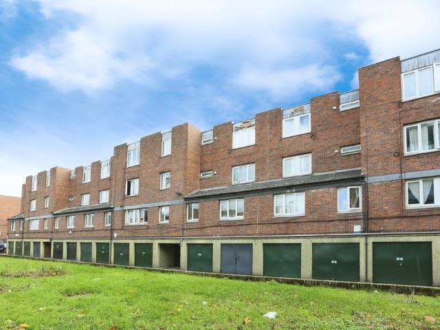 Flat for sale in Peckham, Greater London