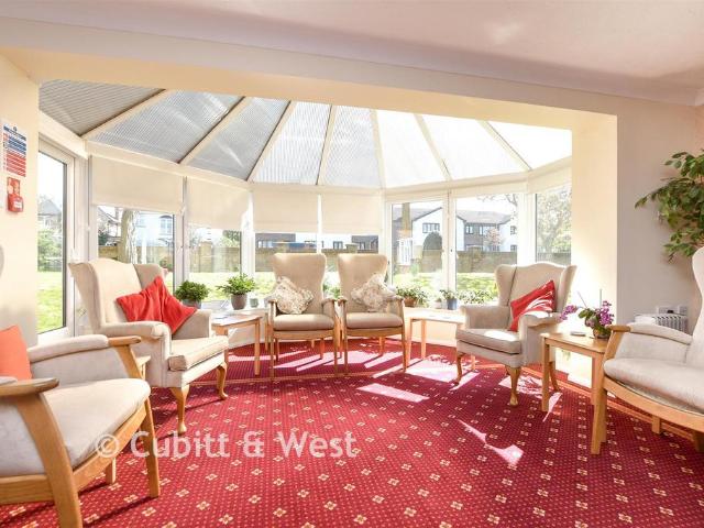 Flat for sale in London Borough of Croydon, Shirley