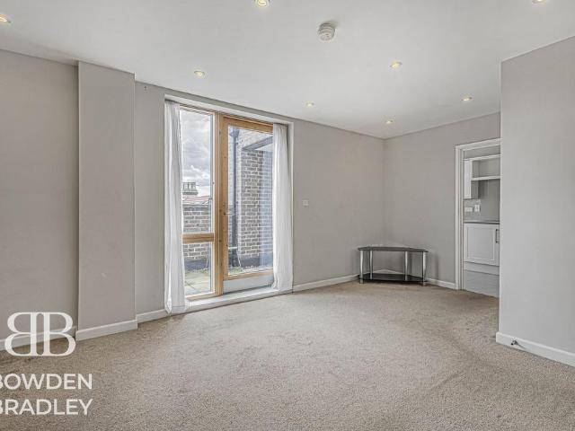 Flat for sale in London Borough of Redbridge, Greater London