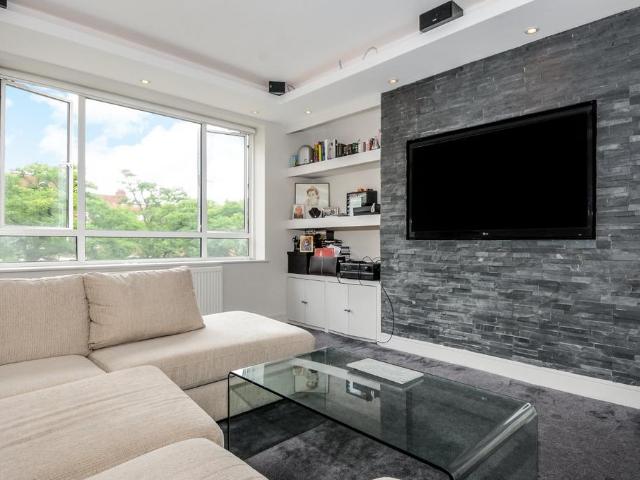 Flat for sale in St. John's Wood, Isle Of Man