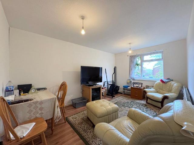Flat for sale in Colindale, Greater London