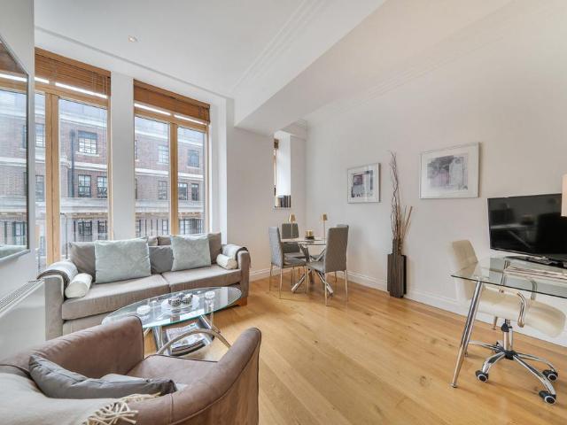 Flat for sale in Westminster, Greater London