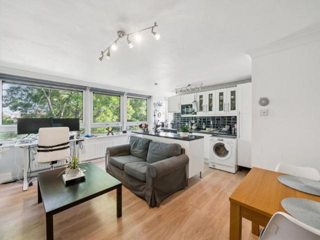 Flat for sale in Greater London