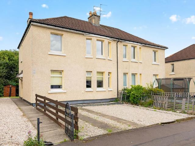 Flat for sale in Elderslie, Scotland