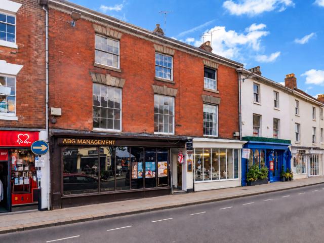 Flat for sale in Cliff Hill, Warwick