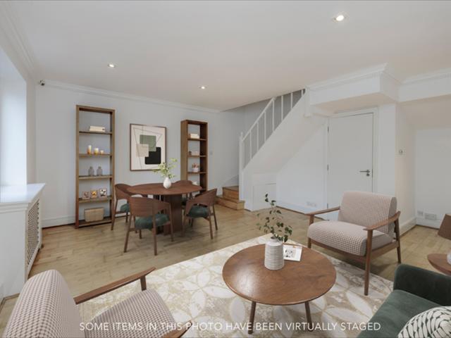 Flat for sale in Earl's Court, Greater London