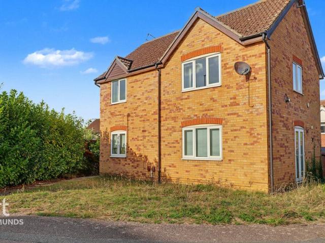 Flat for sale in Moreton Hall, West Suffolk