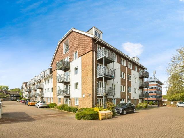 Flat for sale in Perryfields, West Sussex
