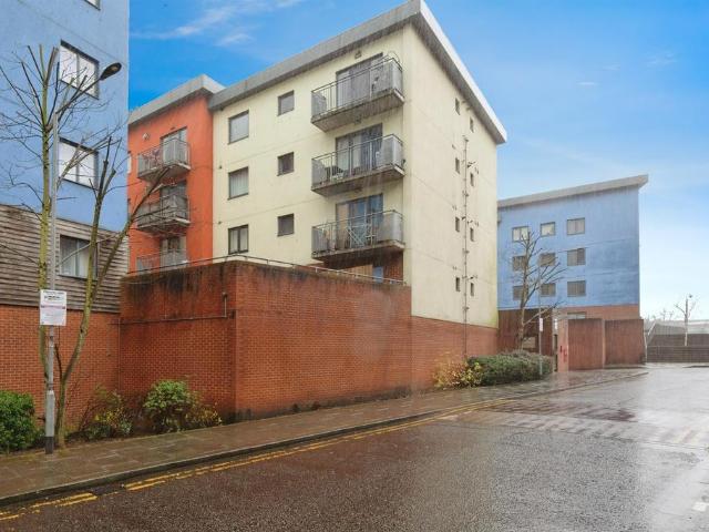 Flat for sale in Roding Riverside, Isle Of Man