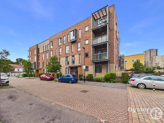 Flat for sale in Colindale, Greater London