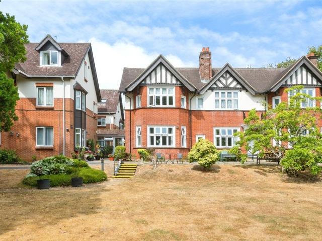 Flat for sale in Helford, Hampshire