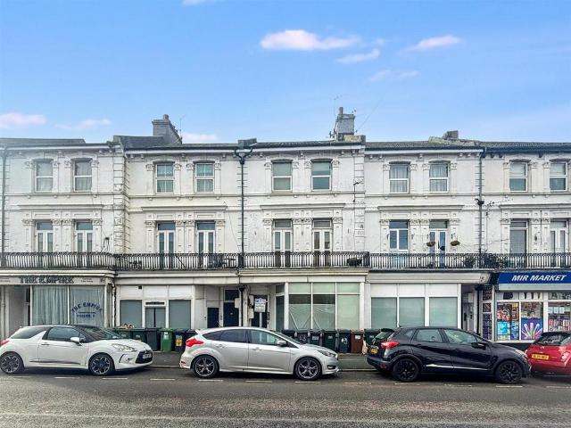 Flat for sale in Roselands, Eastbourne
