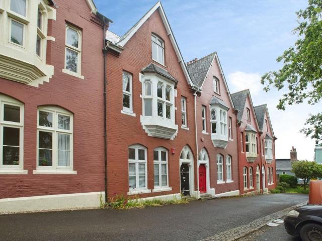 Flat for sale in Mount Wise