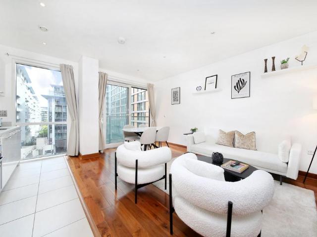 Flat for sale in Greater London