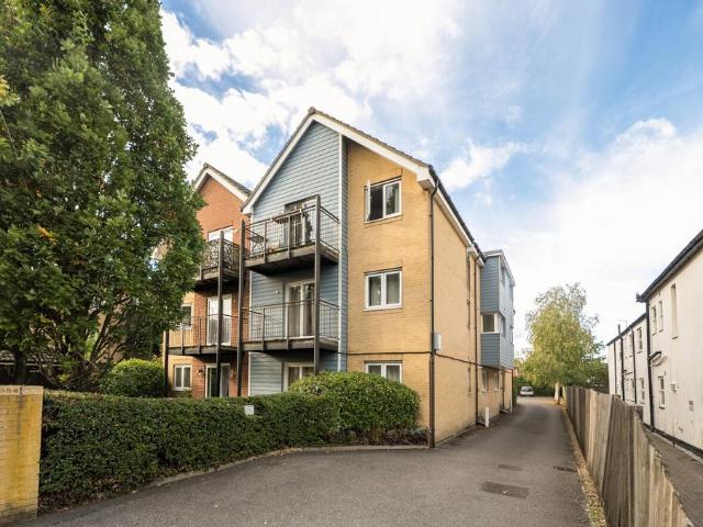 Flat for sale in Portswood, Southampton