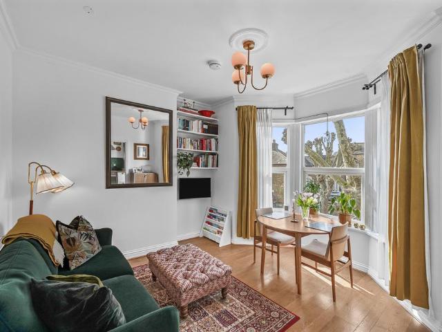 Flat for sale in London Borough of Lewisham, Brockley
