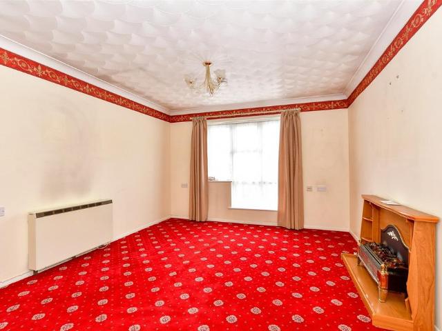 Flat for sale in Wickford