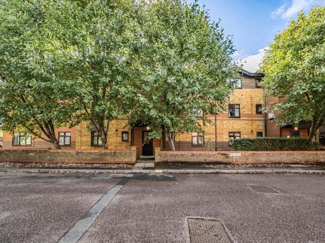 Flat for sale in The Slade, Isle Of Man