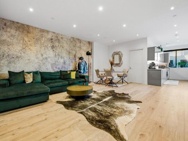 Flat for sale in Milton Keynes