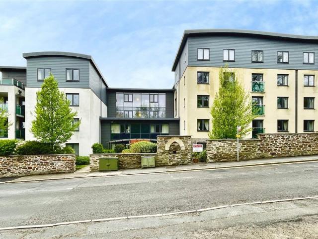 Flat for sale in Moresk, Penweathers