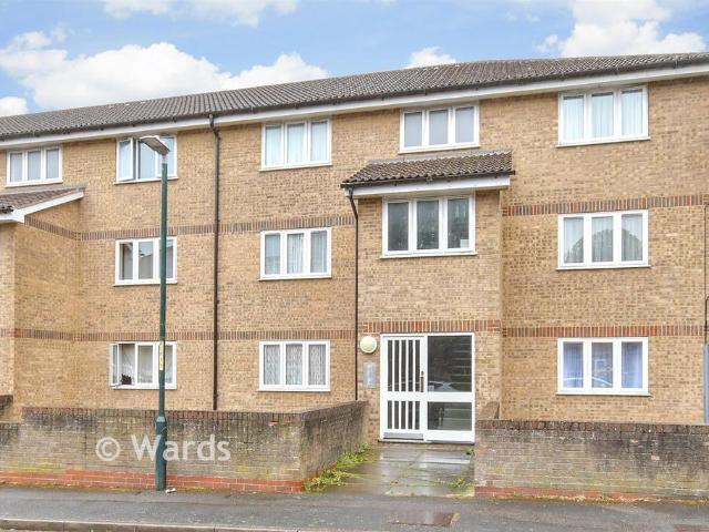 Flat for sale in Chatham