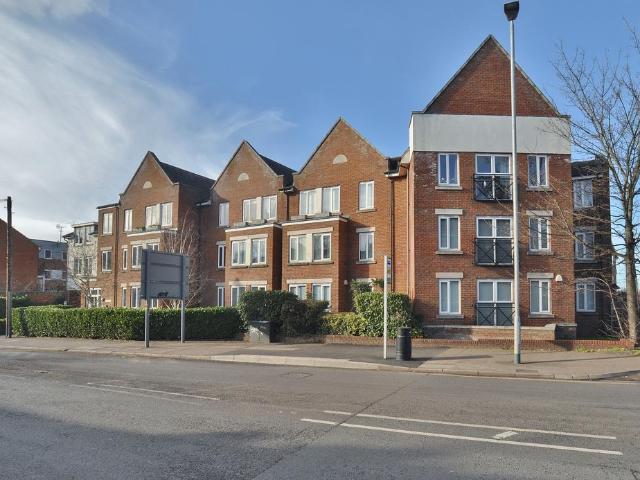 Flat for sale in King's Walden, Hertfordshire