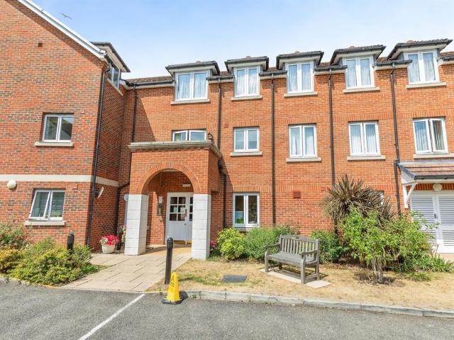 Flat for sale in Gillingham
